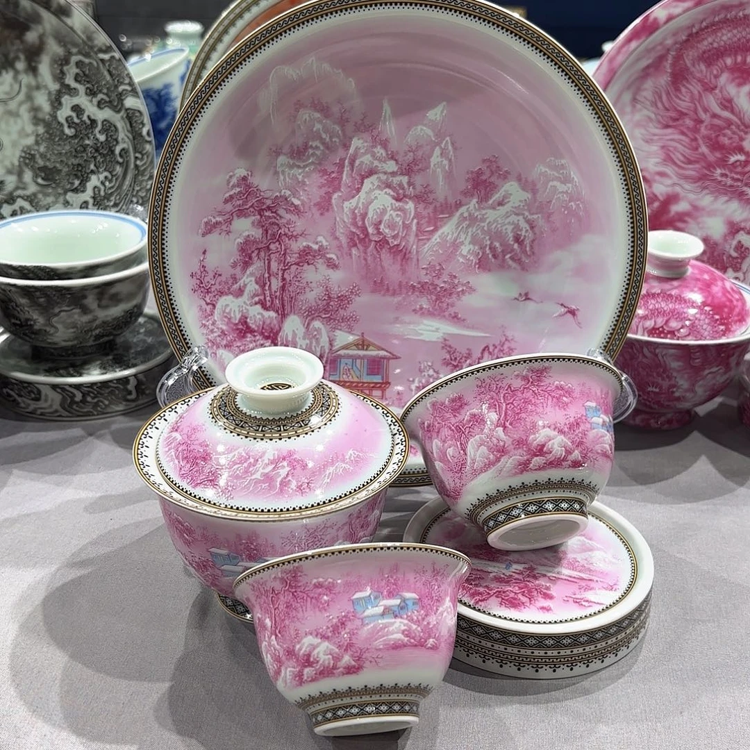 瓷片景德镇瓷器精品陈列