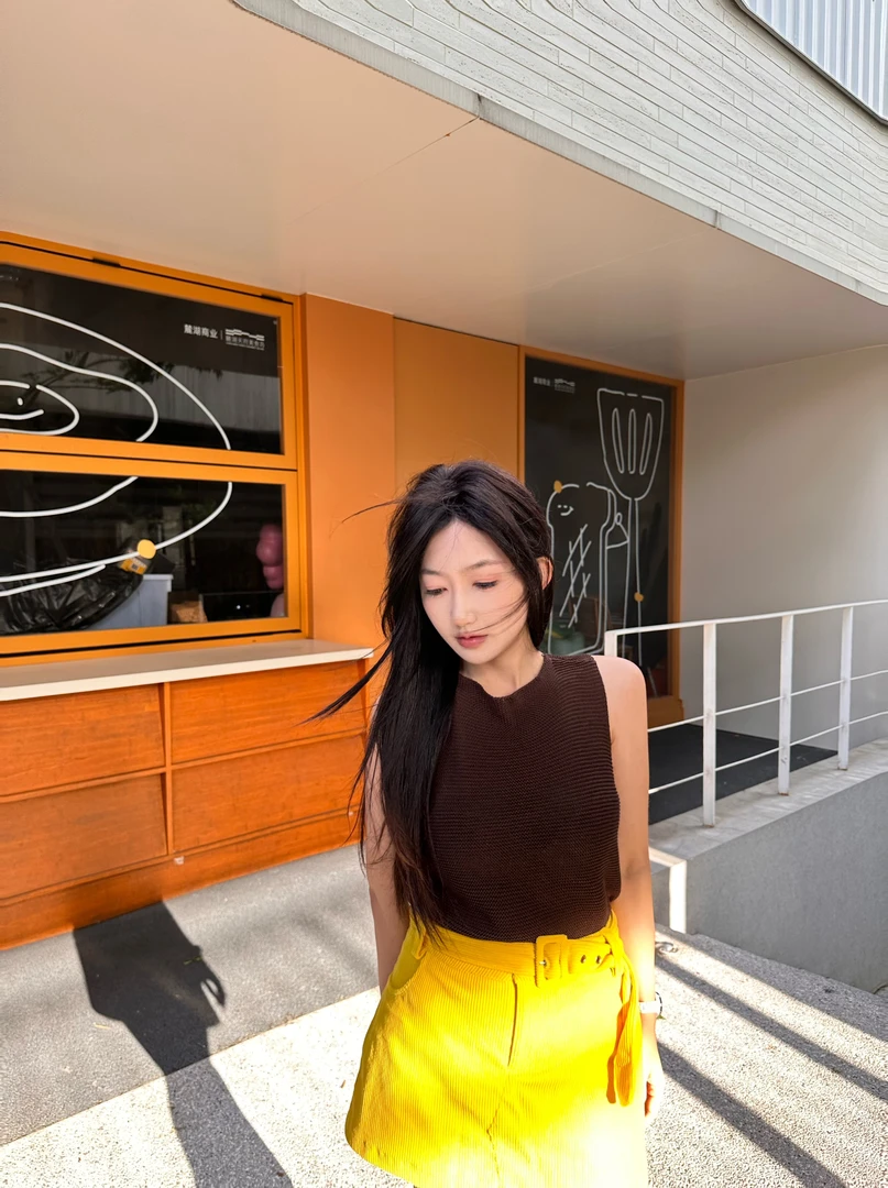 小众设计两穿扭结挂脖显身材无袖针织背心套装