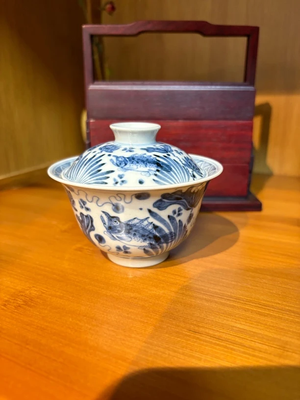 顽古，鱼藻纹脚踩泥盖碗（盖下130毫升）