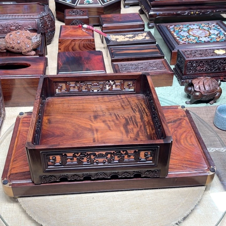 紫檀木类成套家具