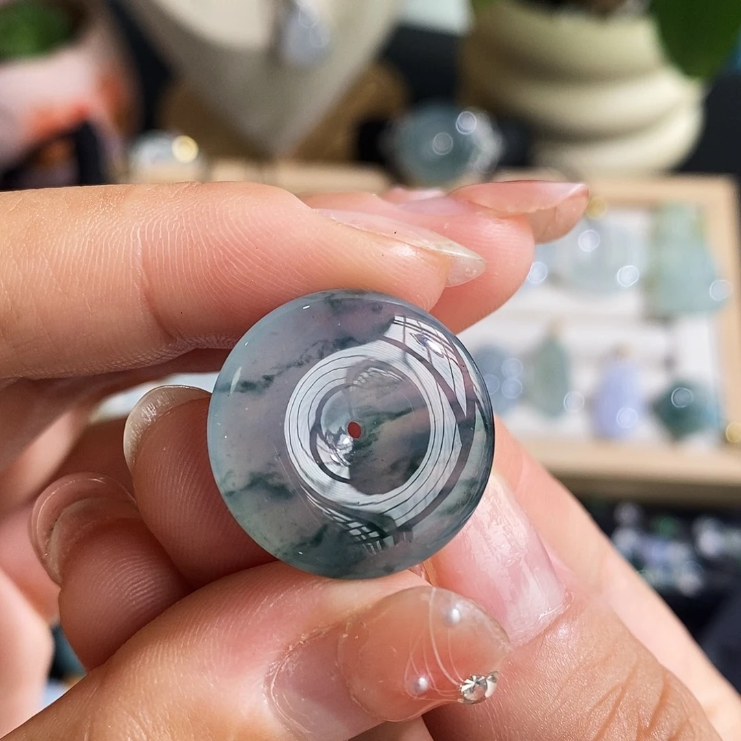 翡翠未镶嵌颈饰翡翠首饰