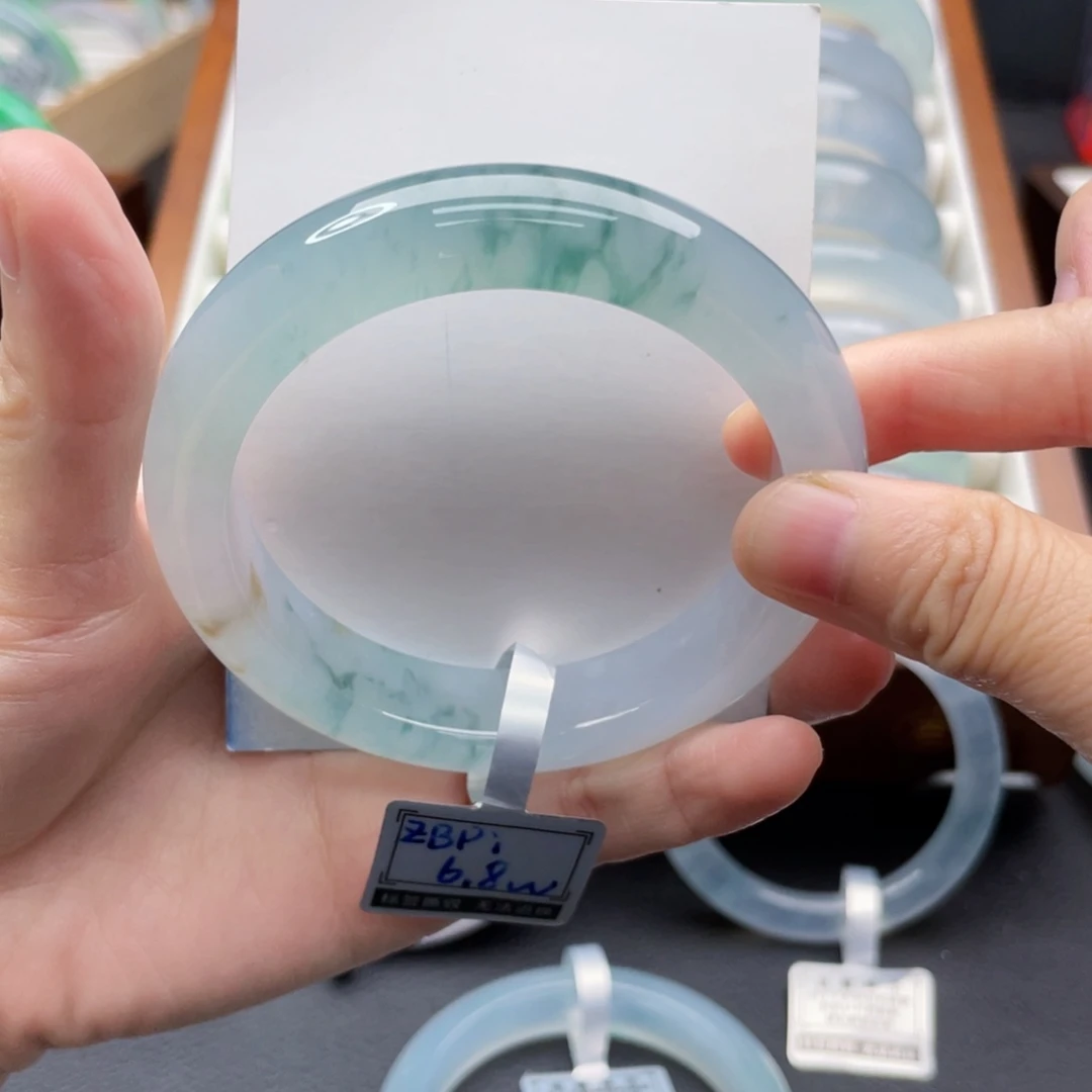 翡翠未镶嵌手镯57冰胶飘花