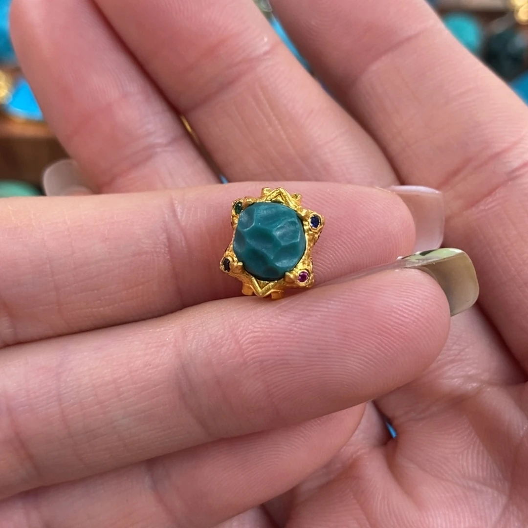 绿松石未镶嵌。无相背云