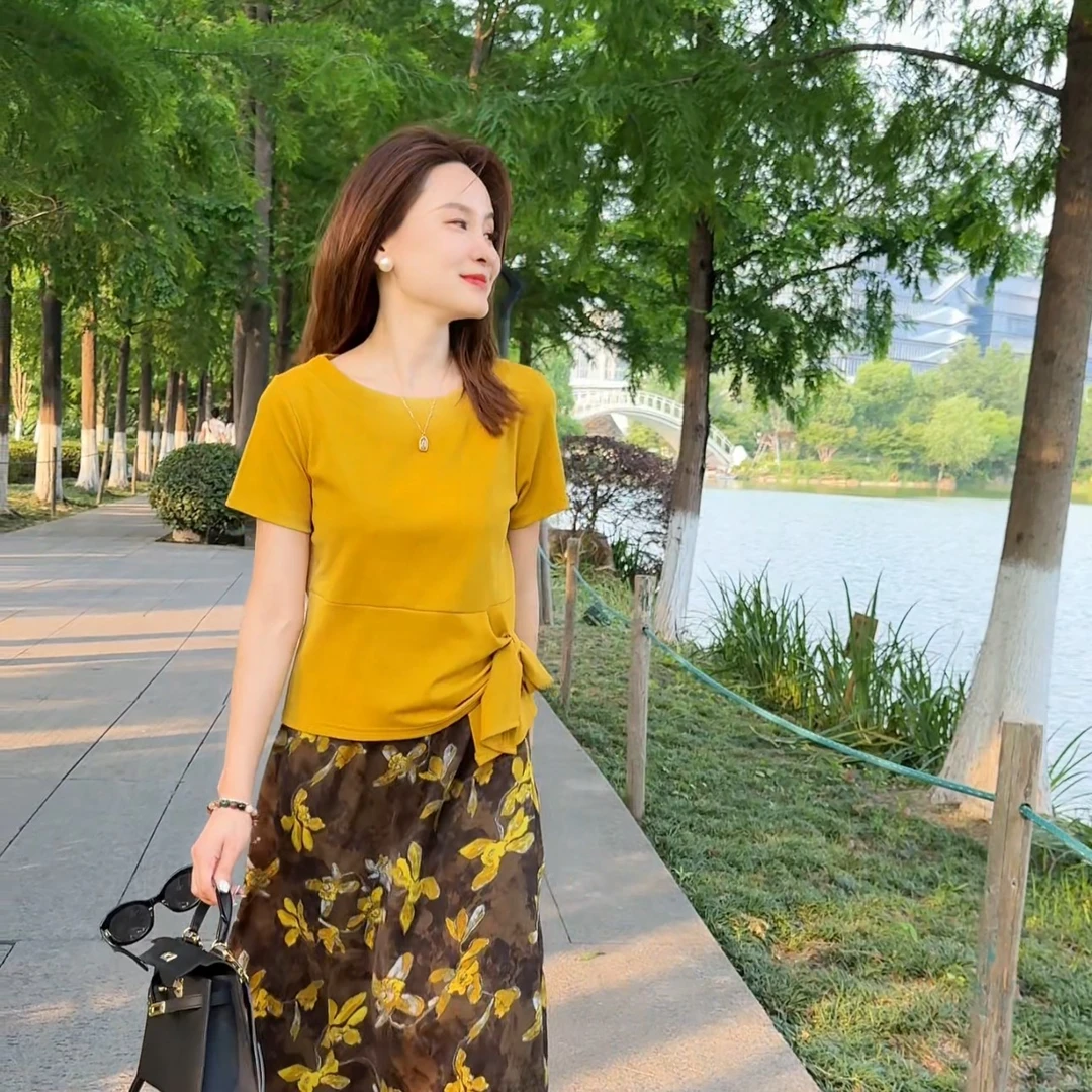 优麦汇Y6021夏款圆领洋气休闲百搭短袖凉爽百搭上衣女款