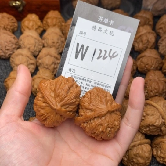 吊坠桃核?****r我是第一百38