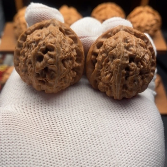 吊坠文玩核桃三角白