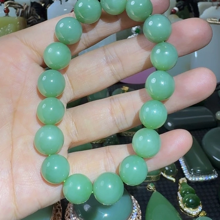 颈饰未镶嵌和田玉粉绿荧光猫眼卡12