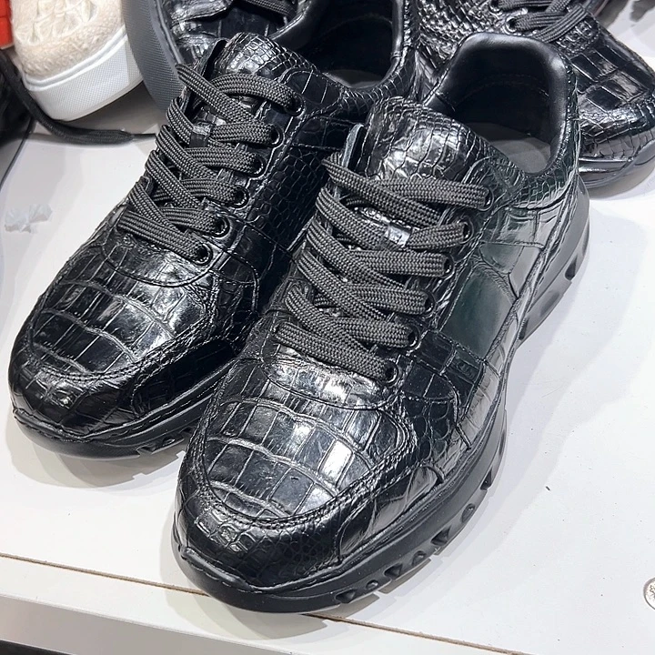 刀***影织物鳄鱼运动鞋41码