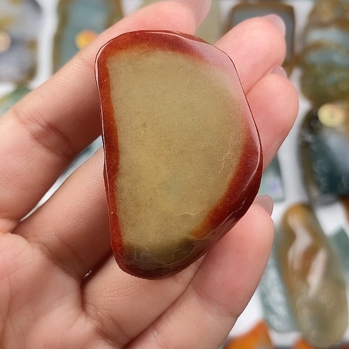 颈饰未镶嵌翡翠天然