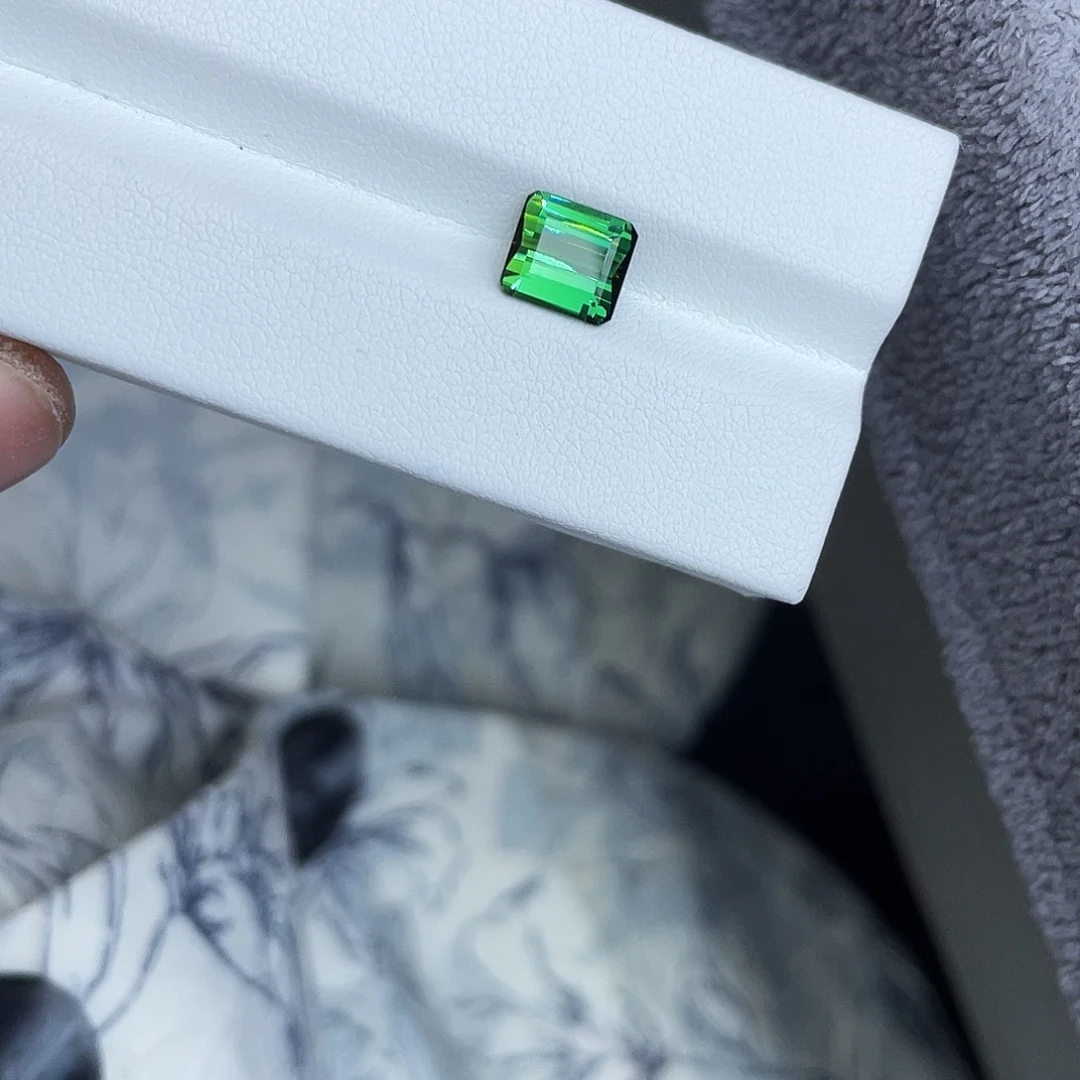 碧玺裸石未镶嵌1.88Ct