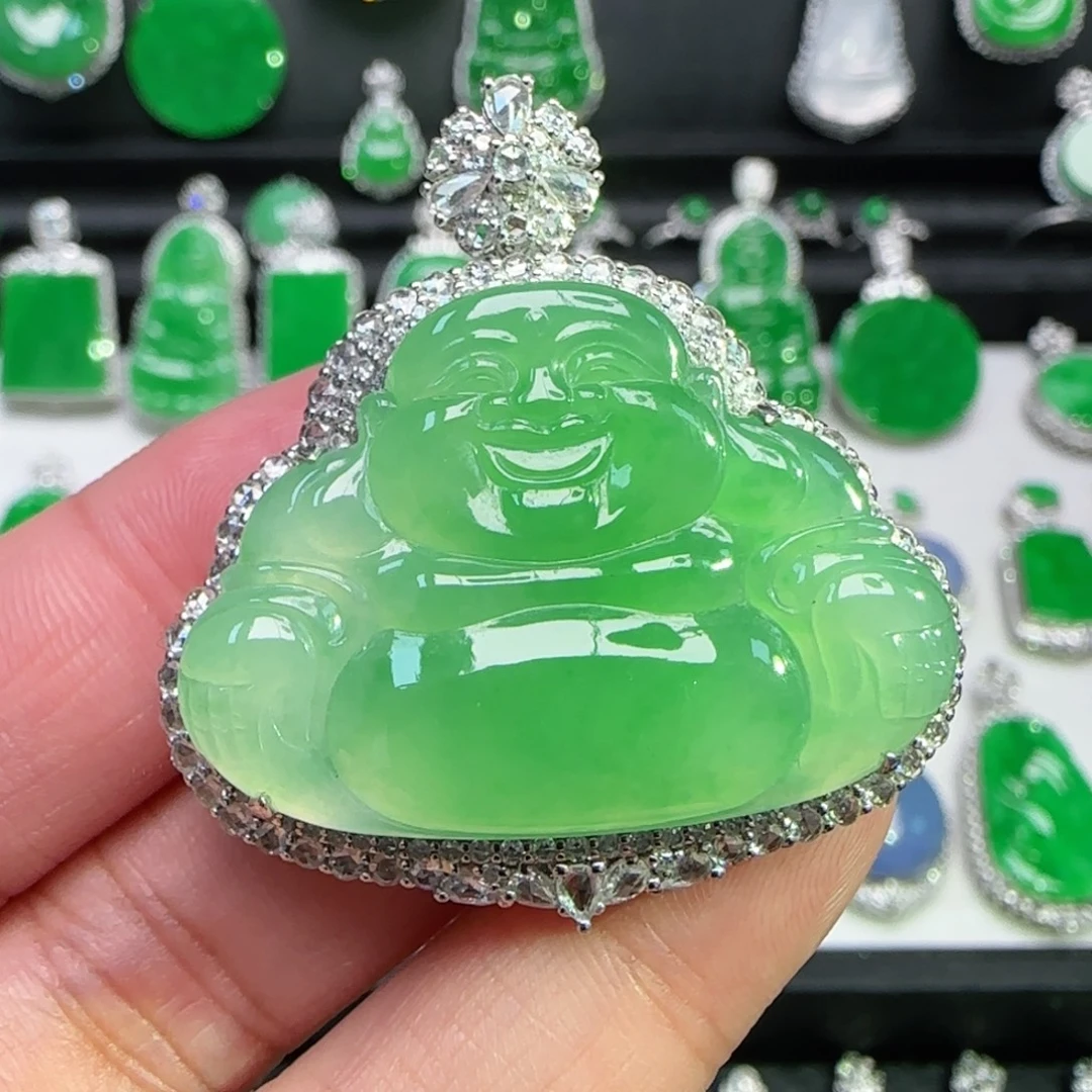 翡翠18K金镶嵌颈饰吊坠