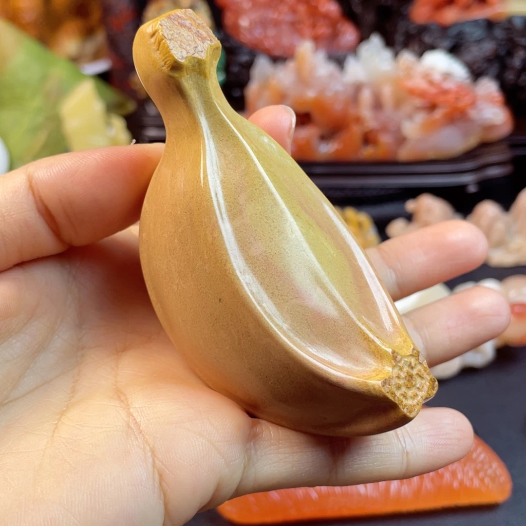 寿山石手艺人雕刻