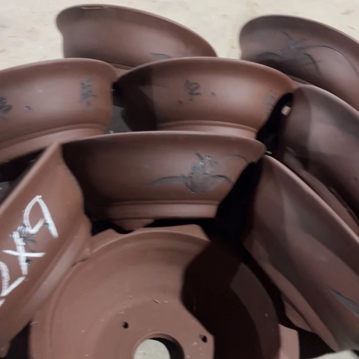 紫砂花盆100-9。   22-9