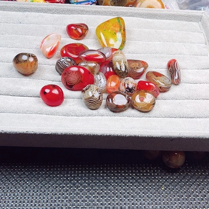龙***牙玛瑙/玉髓未镶嵌耳环