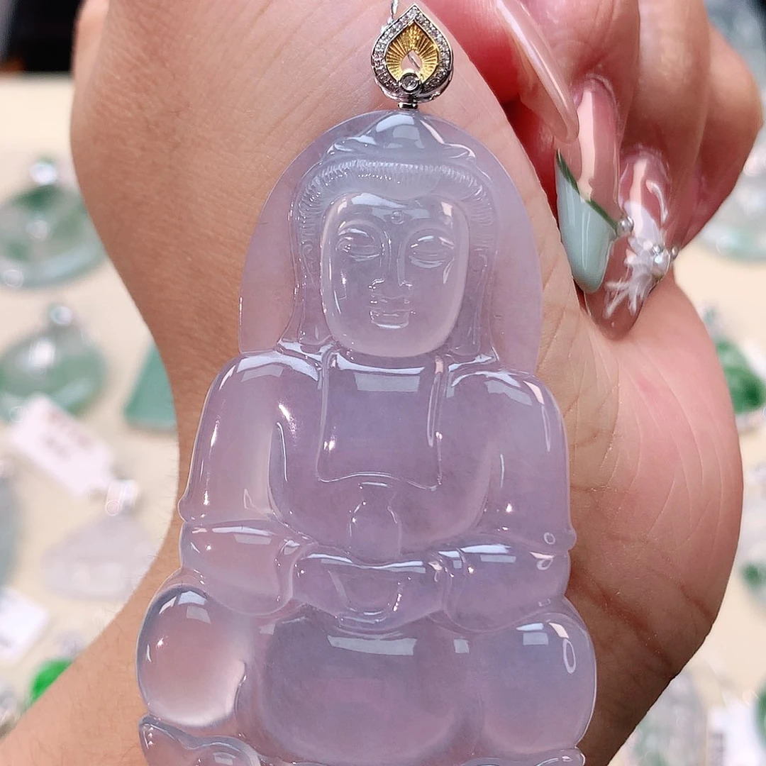 翡翠18K金镶嵌颈饰观音