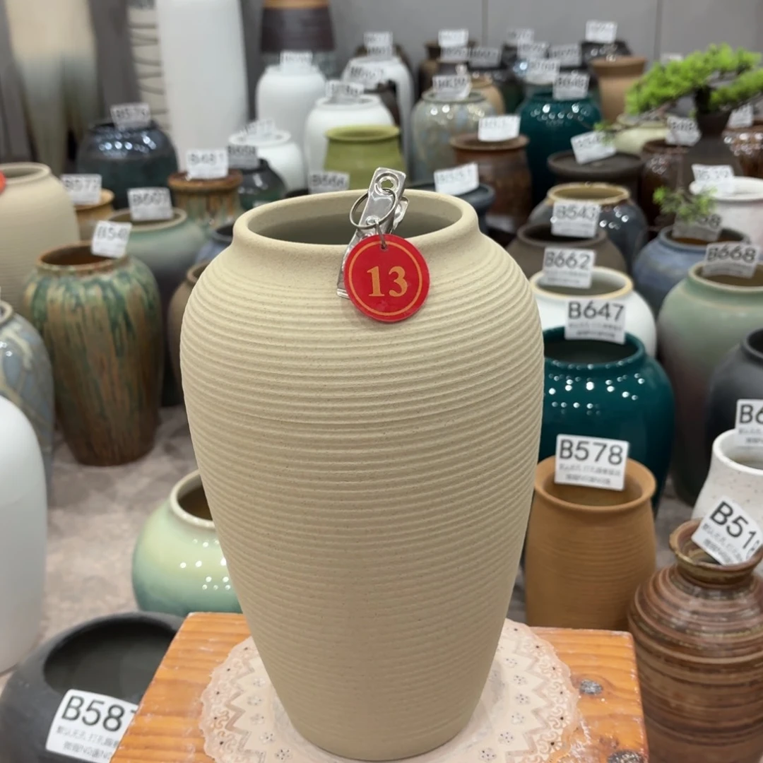 摆件13 景德镇陶瓷花瓶高27口9.5