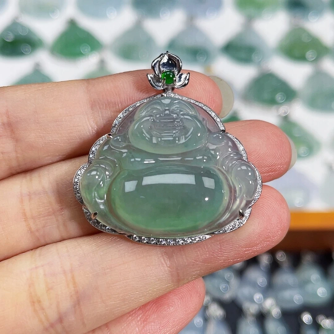 翡翠18K金镶嵌颈饰吊坠