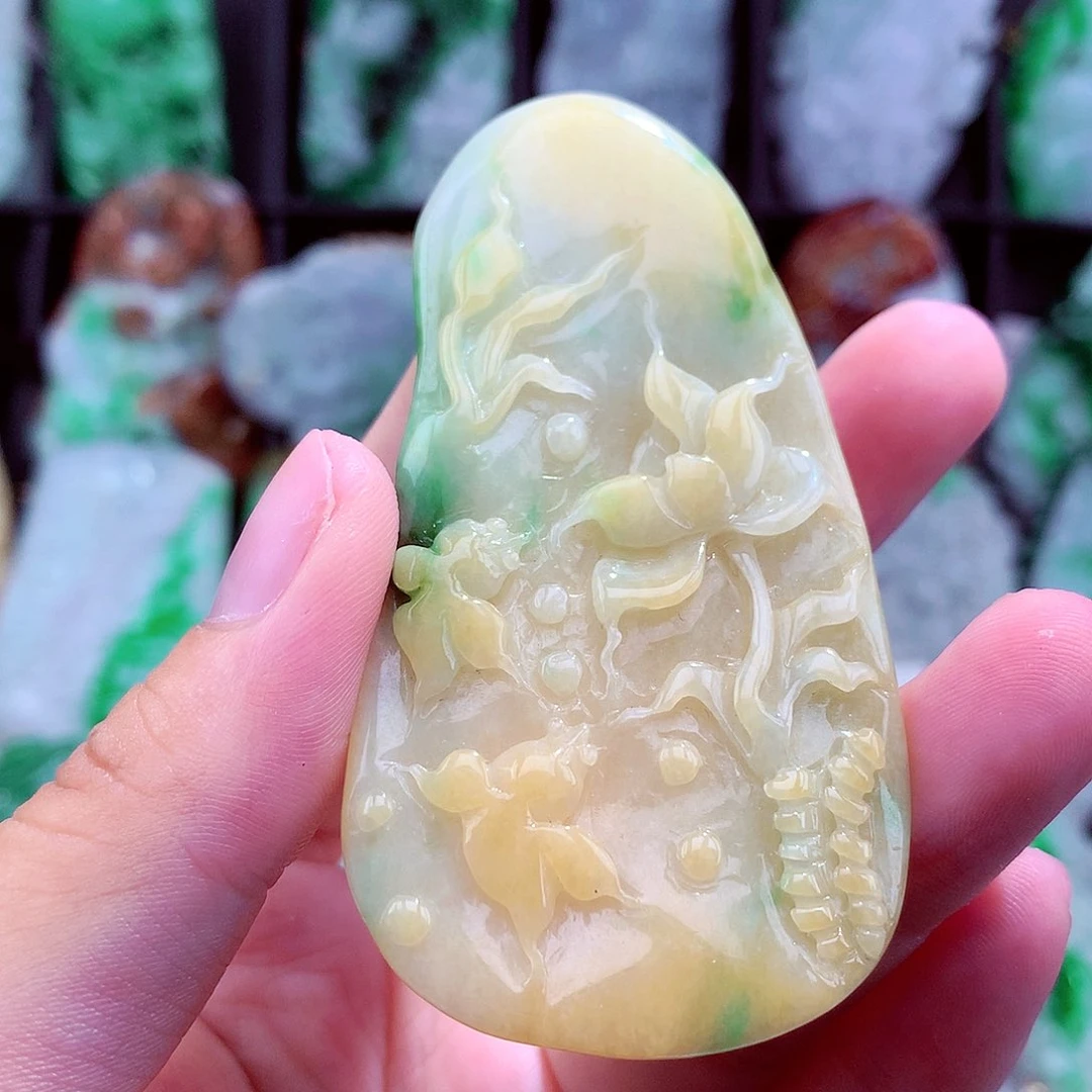 翡翠未镶嵌颈饰挂件