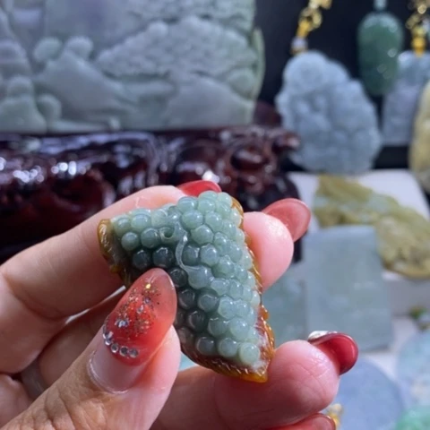 【闪购商品】颈饰未镶嵌翡翠葡萄