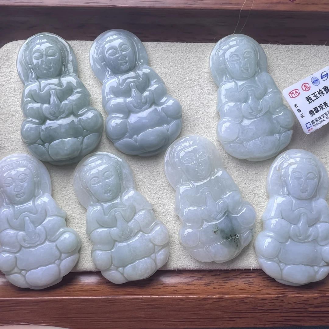 天然A货翡翠观音吊坠