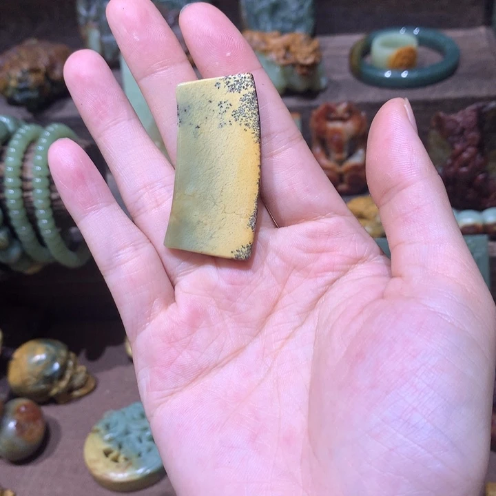 岫岩河磨玉（透闪石质玉）未镶嵌挂件