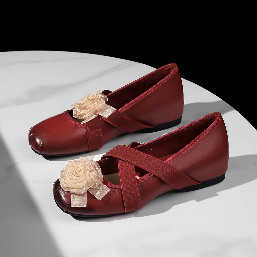 新款软底风低跟红色交叉带百搭山茶花朵猪鼻子内增高芭蕾单鞋