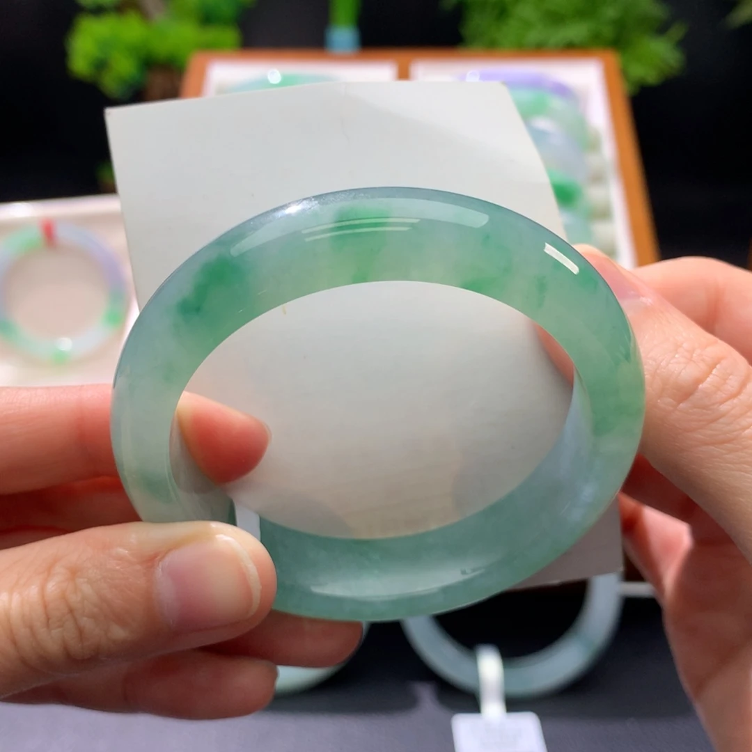 月***奴翡翠未镶嵌手镯分单 1