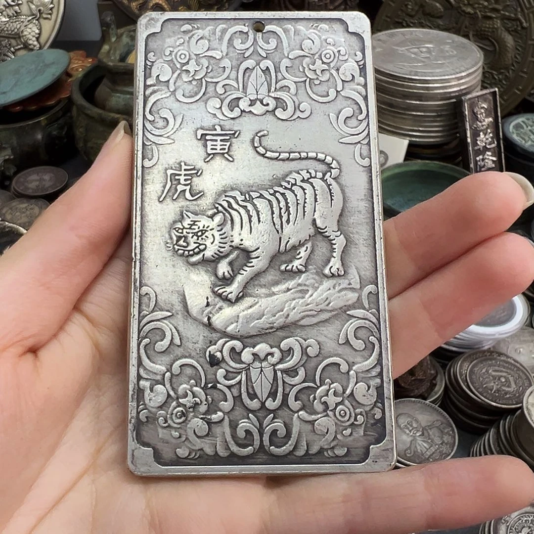 ୧***正金属复古风格摆件