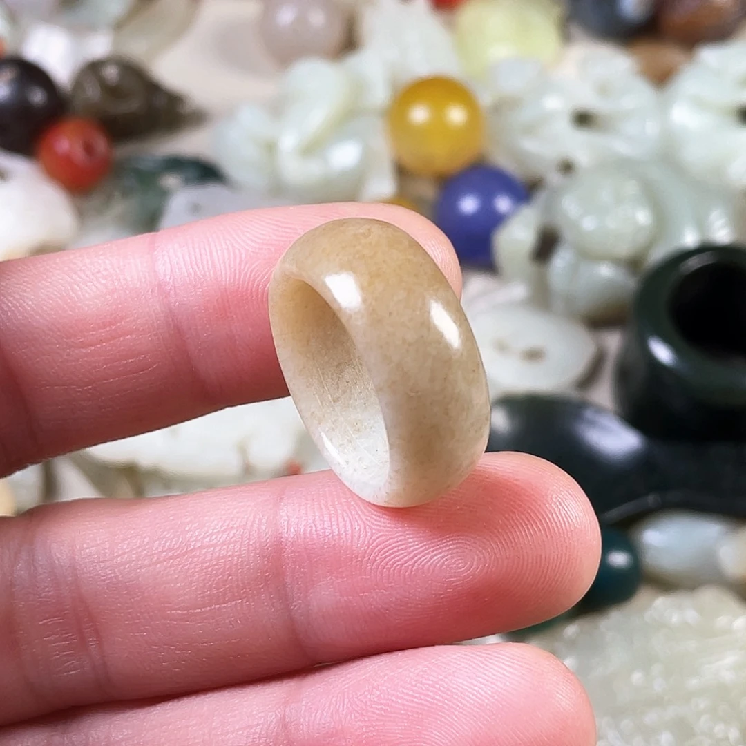 和田玉（糖玉）颈饰未镶嵌