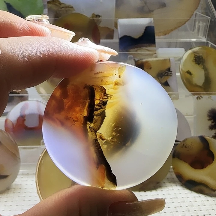 玛瑙/玉髓未镶嵌珠宝奇石