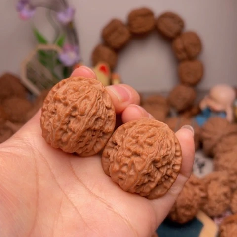 吊坠文玩核桃白狮子手捻