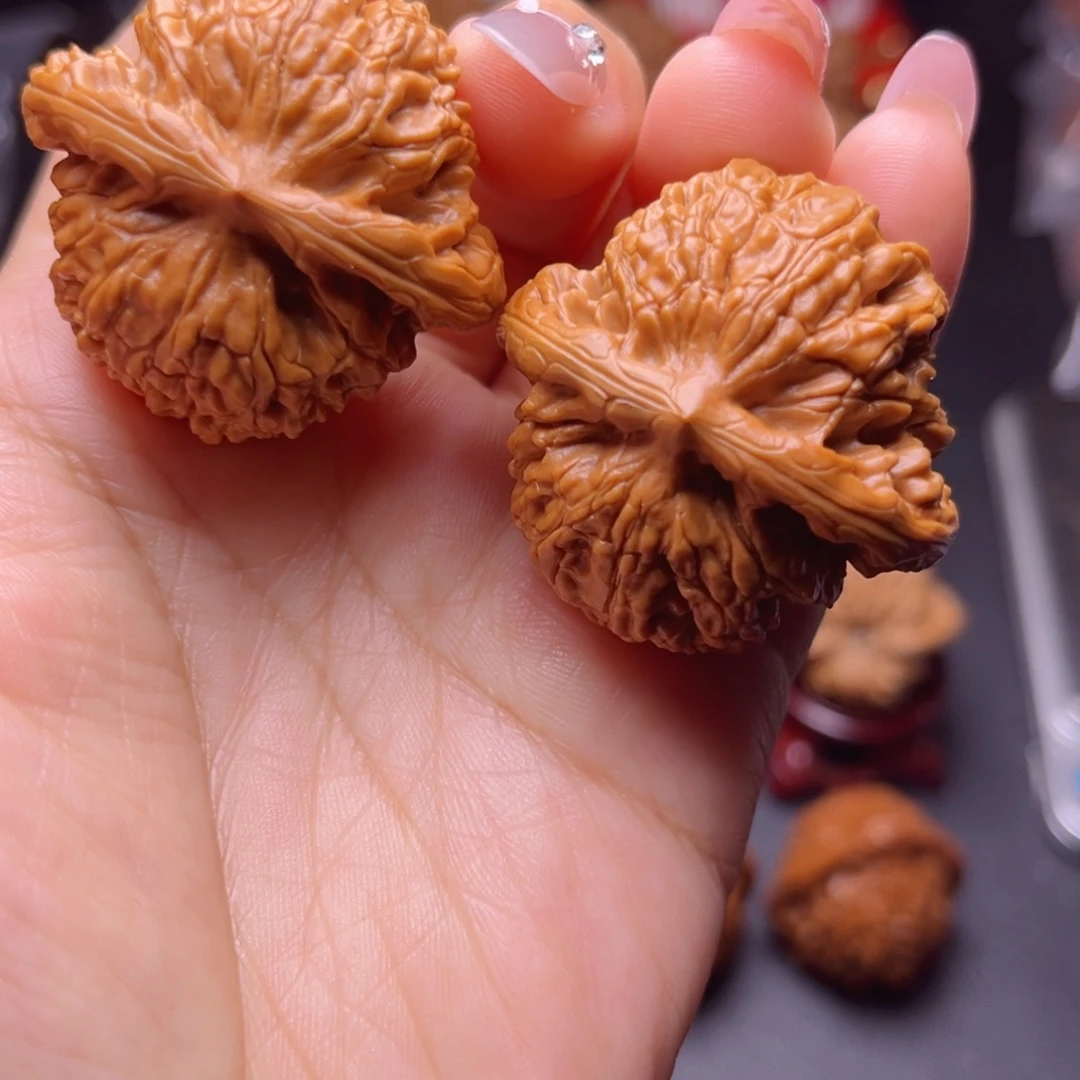 吊坠文玩核桃桃心形霞云岭