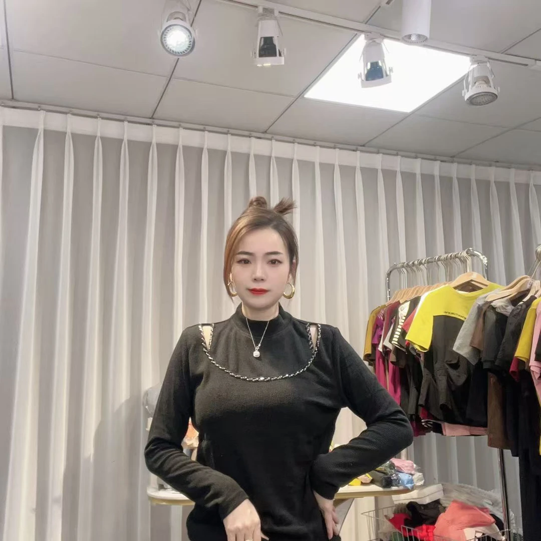 大美小美 微胖MM修身长袖半高领水钻露肩上衣