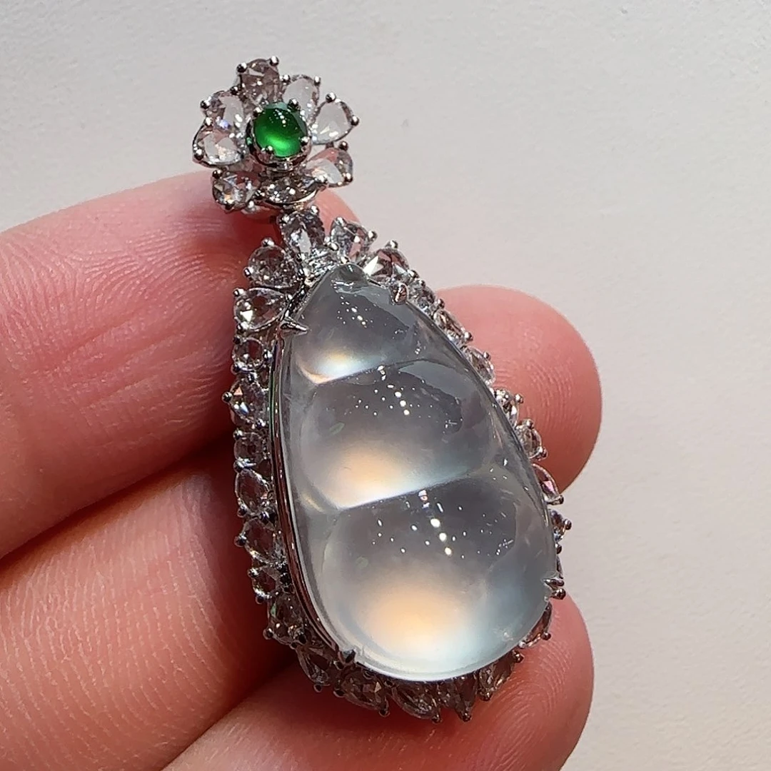 翡翠18K金镶嵌吊坠(不含链)福豆吊坠