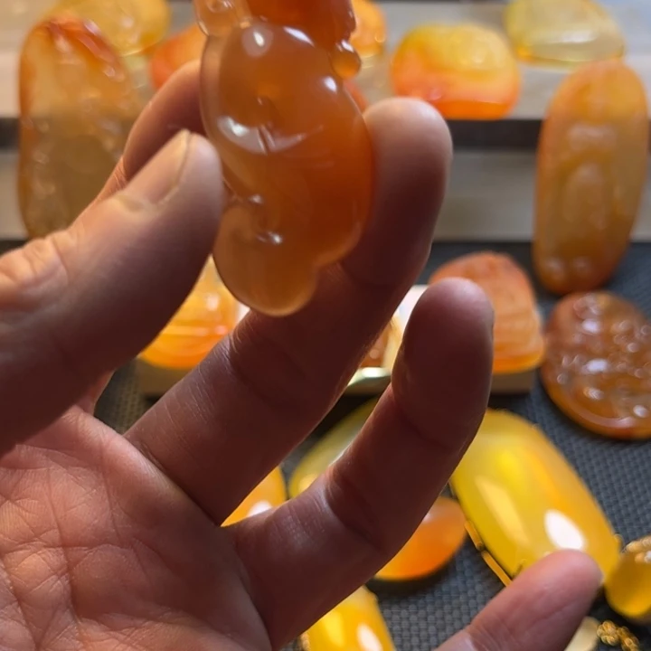 石英质玉颈饰未镶嵌我****…