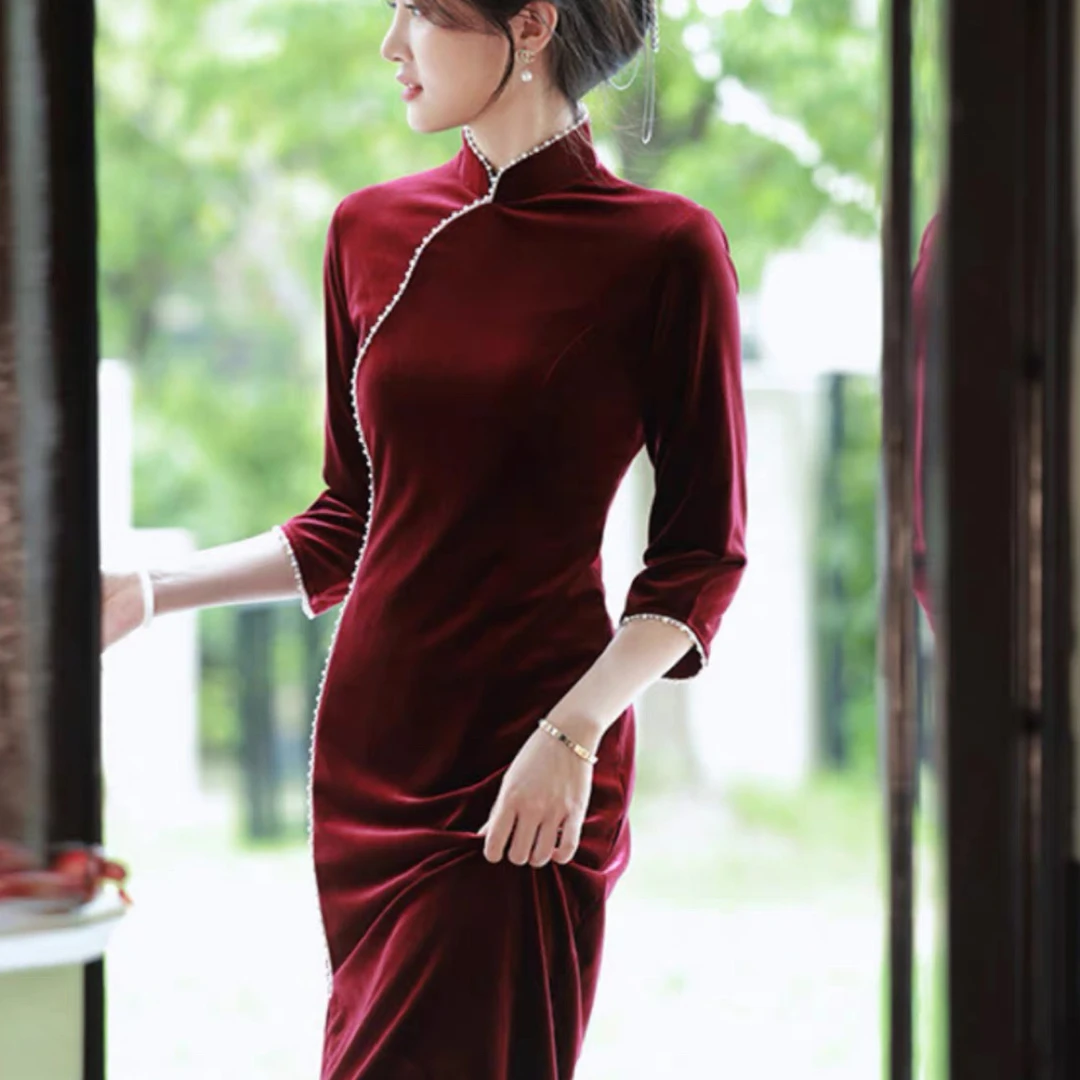 9248-秋冬新款酒红色丝绒中长敬酒服妈妈装修身前开衩改良旗袍女