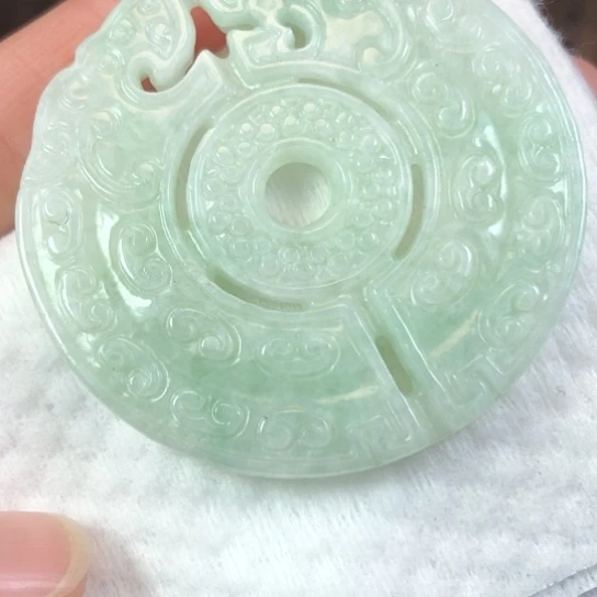 翡翠未镶嵌颈饰缅甸A货，每天下午1点半开播