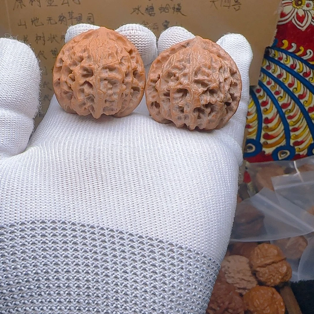 文玩核桃吊坠苹果园