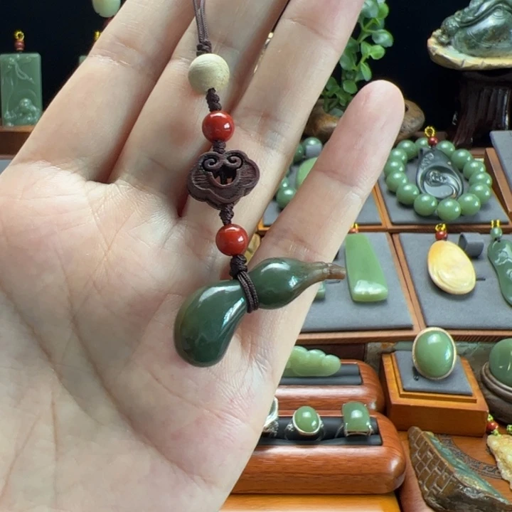 岫岩河磨玉（透闪石质玉）未镶嵌吊坠(不含链)