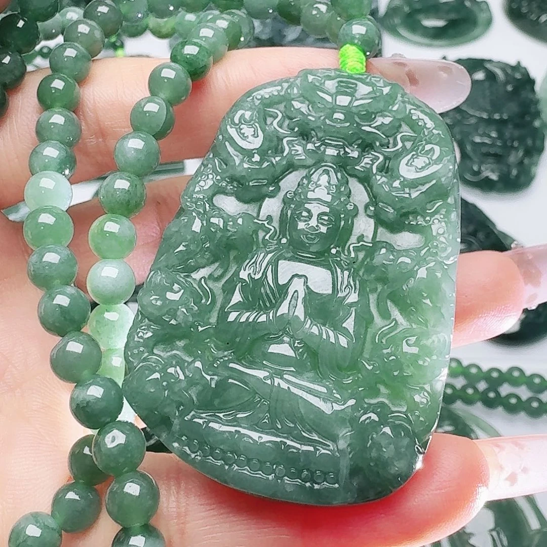 翡翠未镶嵌颈饰多样性发其一