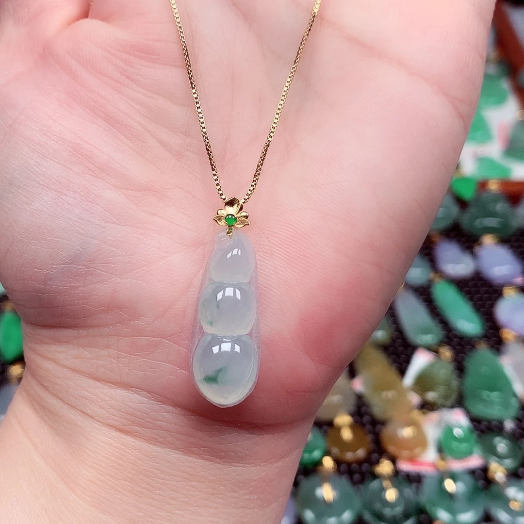 翡翠18K金镶嵌颈饰