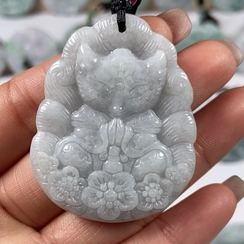 翡翠颈饰未镶嵌九尾狐福利