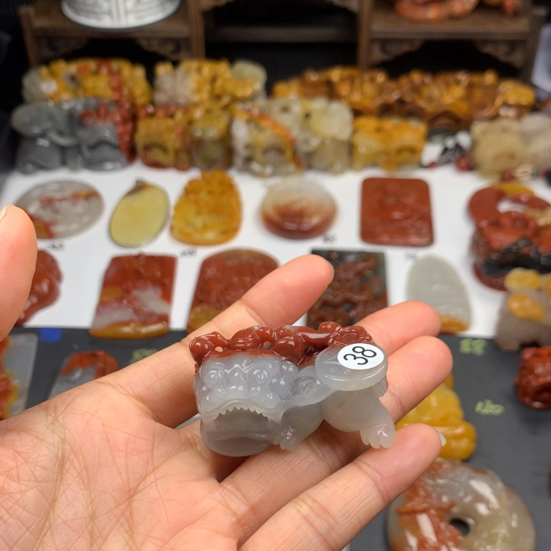 石英质玉（黄龙玉）挂件未镶嵌