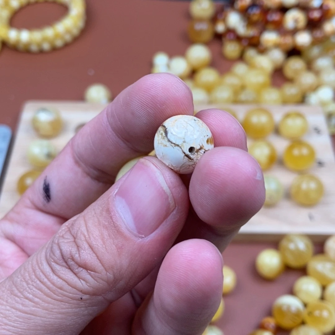 蜜蜡裸石未镶嵌十*三蜜蜡