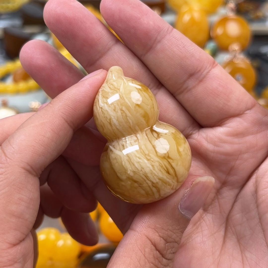 蜜蜡未镶嵌珠宝奇石