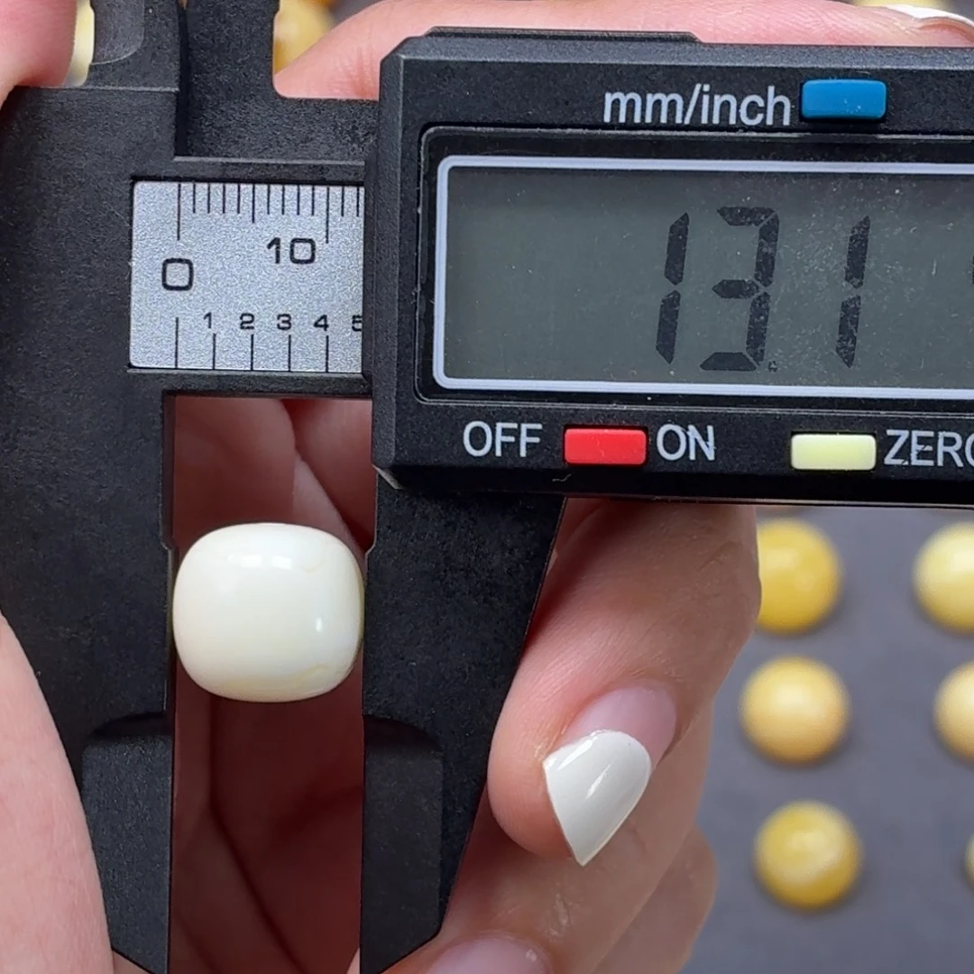 琥珀未镶嵌裸石13mm