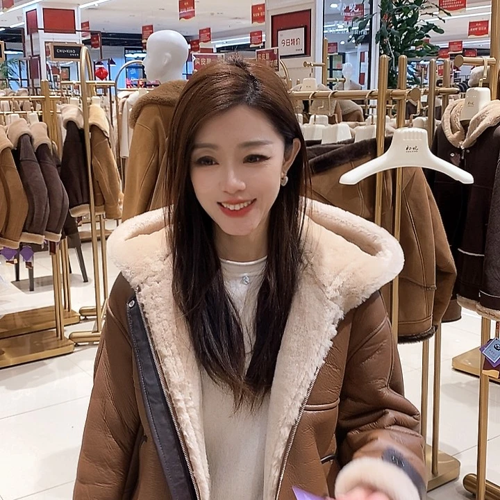 初晓皮草外套搭配