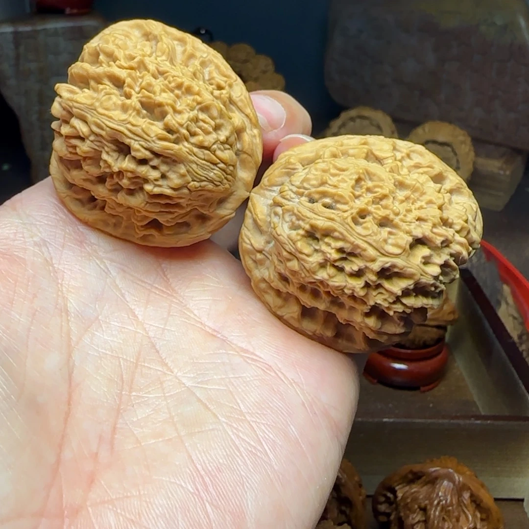 把件桃核天残角（南疆石）