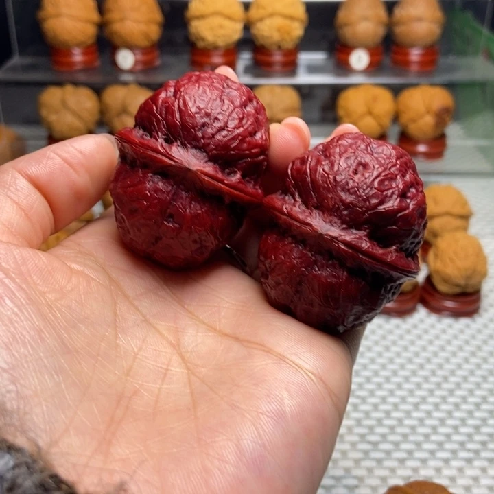 男***哥文玩核桃把件1粗筋玉罗汉