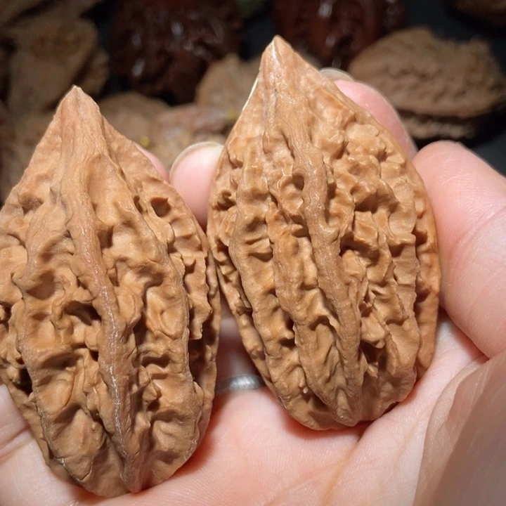 文玩核桃把件东北楸子小雪54